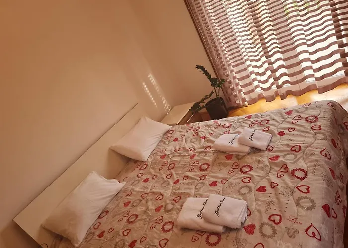 Donna Appartamento *